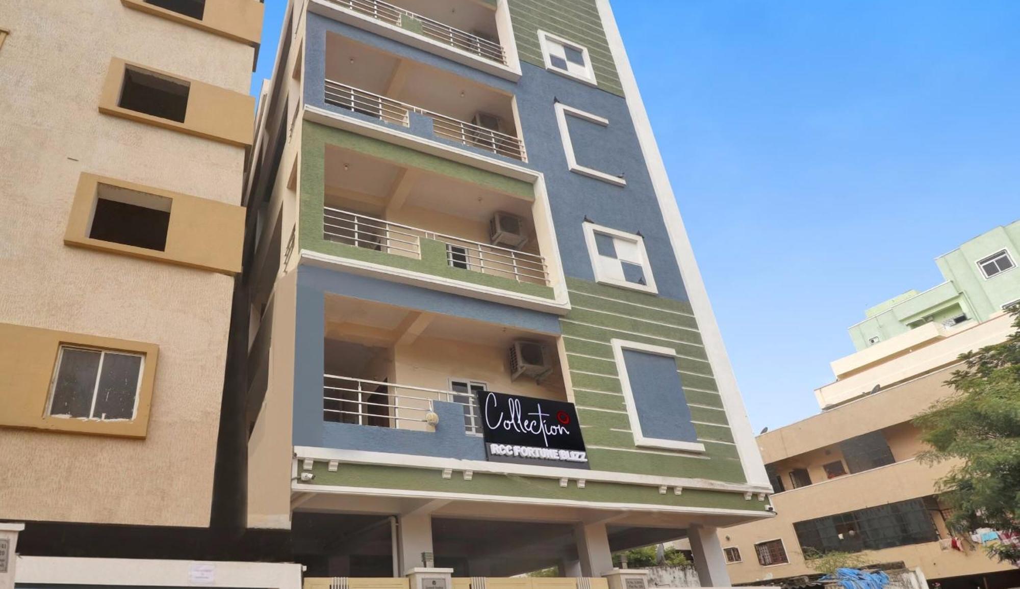 Super Townhouse Rcc Blizz Hotel Kondapur  Exterior photo