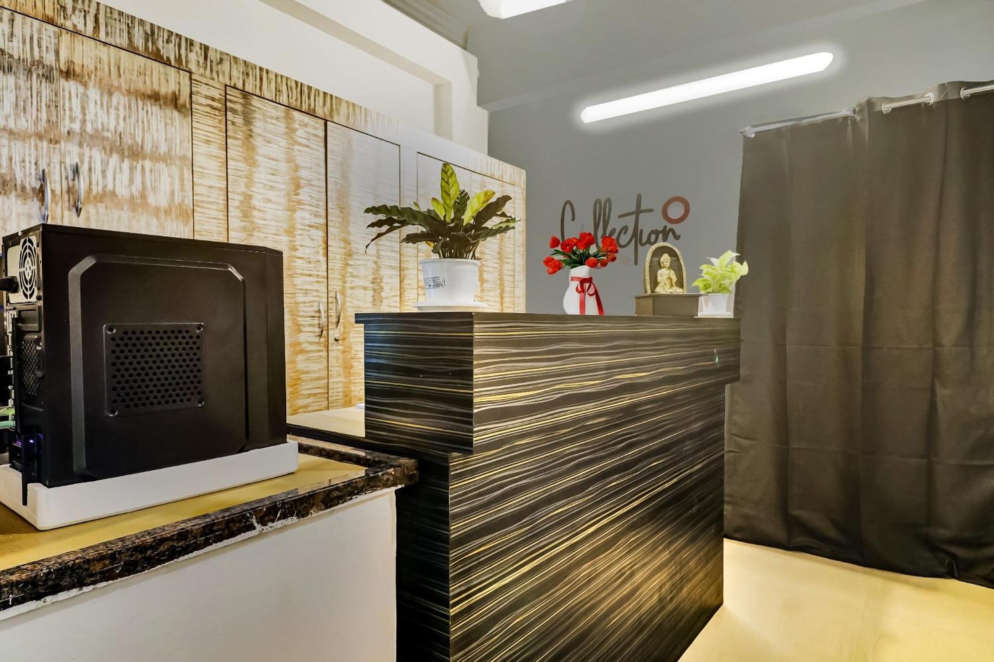 Super Townhouse Rcc Blizz Hotel Kondapur  Exterior photo