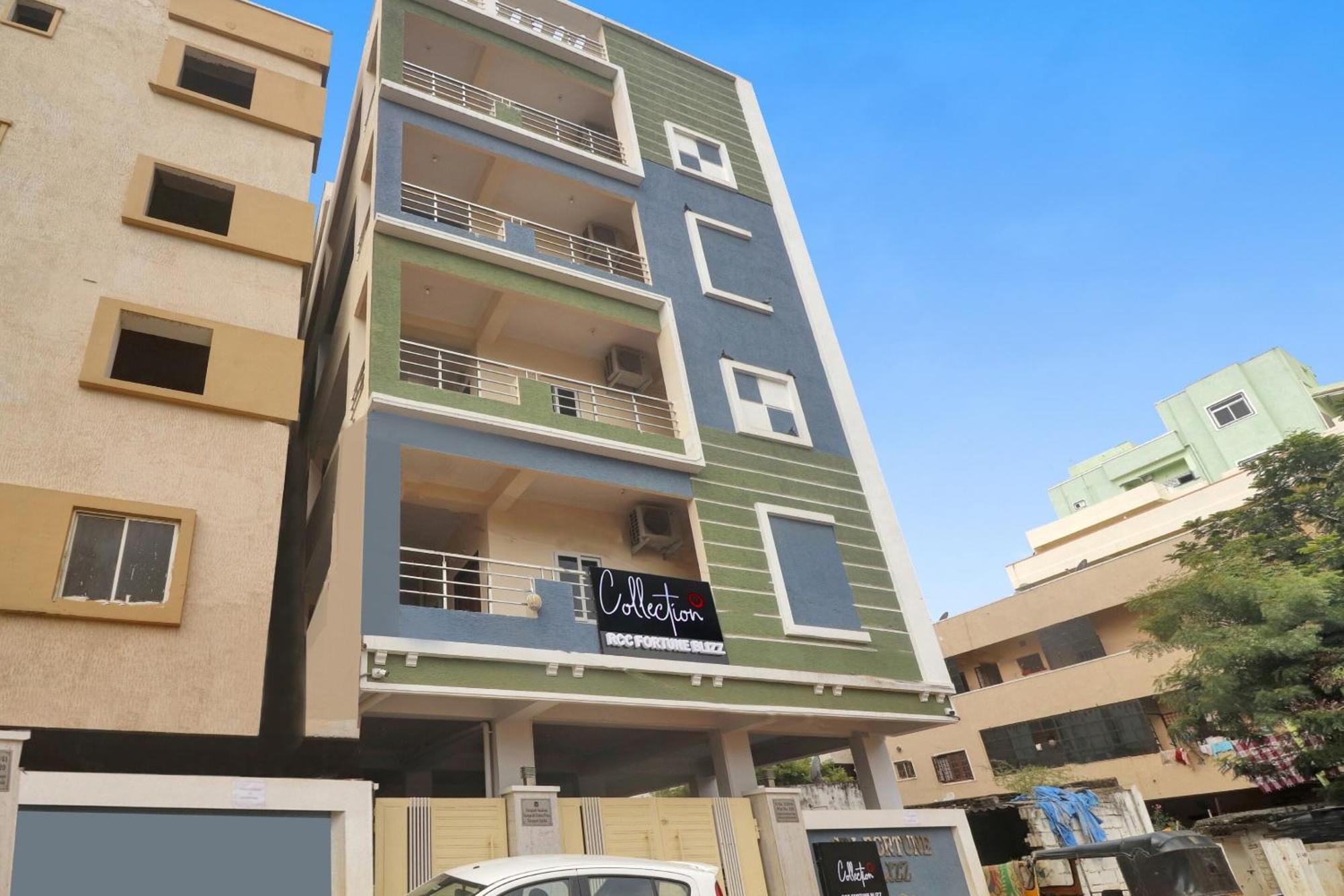 Super Townhouse Rcc Blizz Hotel Kondapur  Exterior photo